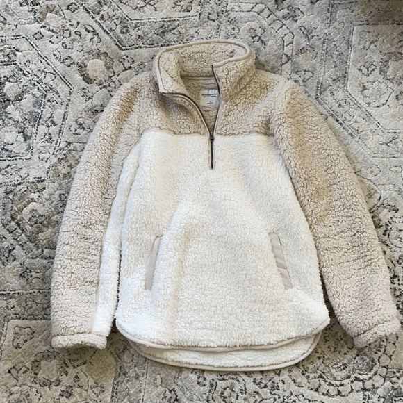 Abercrombie & Fitch Sweaters - Abercrombie & Fitch fleece
